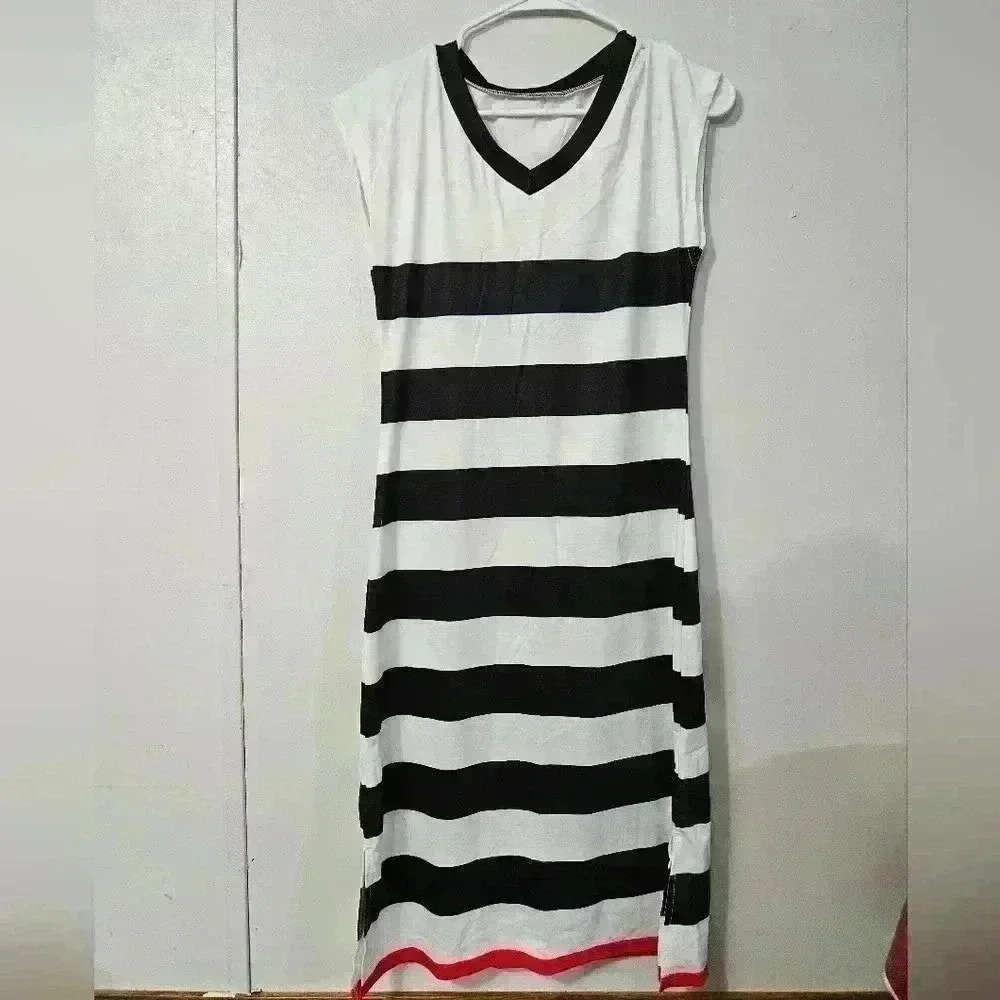 NWOT- womens striped casual dress!